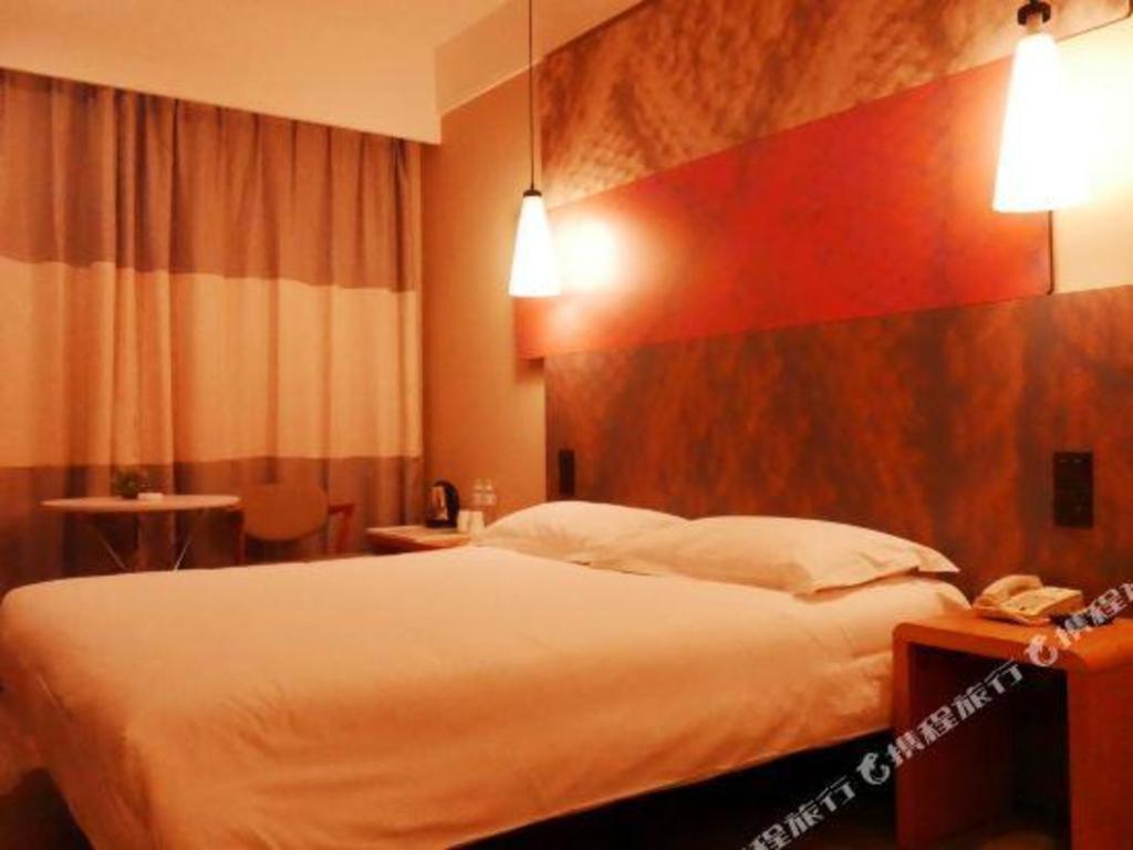 Ibis Nanchang Zhongshan Road Pedestrian Street Hotel Bagian luar foto